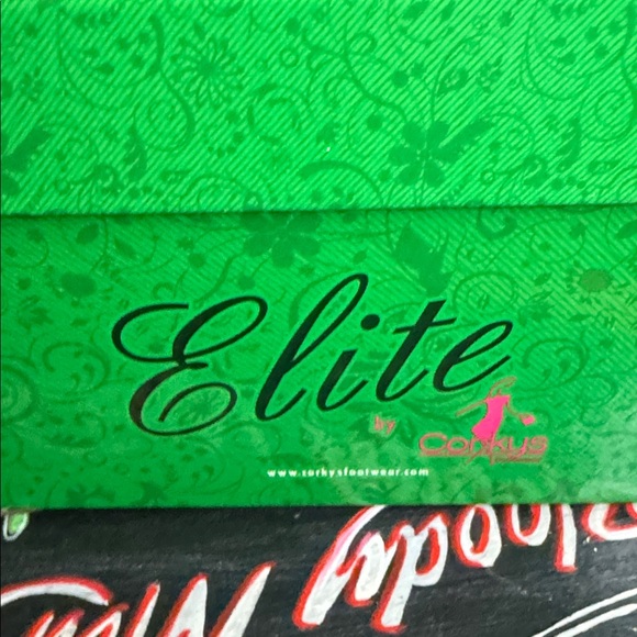 Elite Women's Red and Brown Sandals - Picture 3 of 9